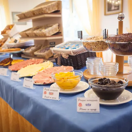 San Francisco Hotel 2*